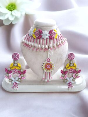 Haldi Set Choker, earrings, Mnagtika, Two hathphools